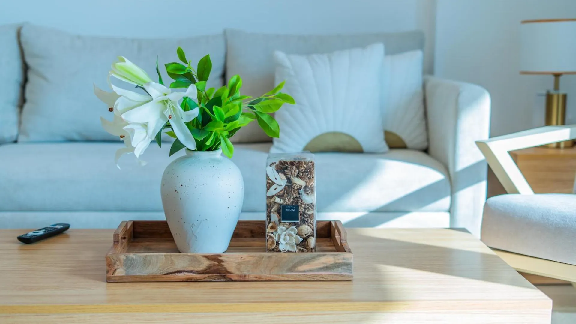 One Bedroom Apartment By Otolo Homes With Free Yas Theme Park Tickets Абу-Даби 0*,